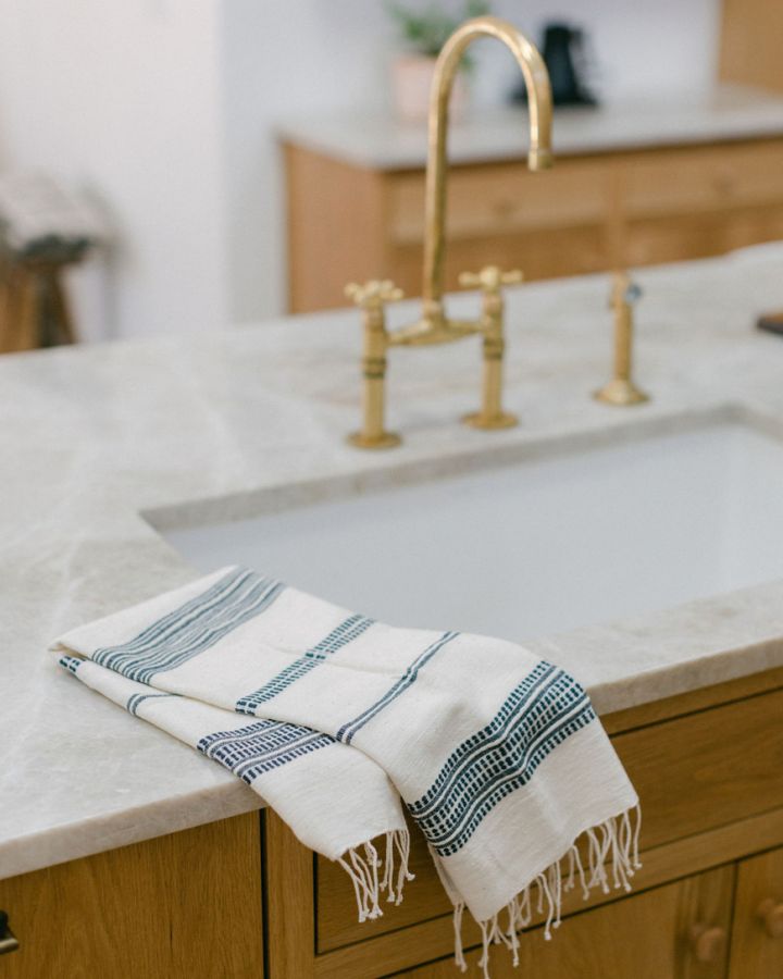 bath hand towels, bathroom hand towels, hand towels for bathroom, linen tea towels wholesale, pretty bathroom hand towels