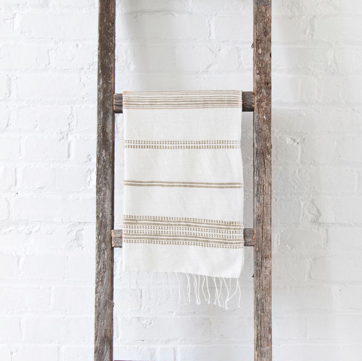 bath hand towels, bathroom hand towels, hand towels for bathroom, linen tea towels wholesale, pretty bathroom hand towels