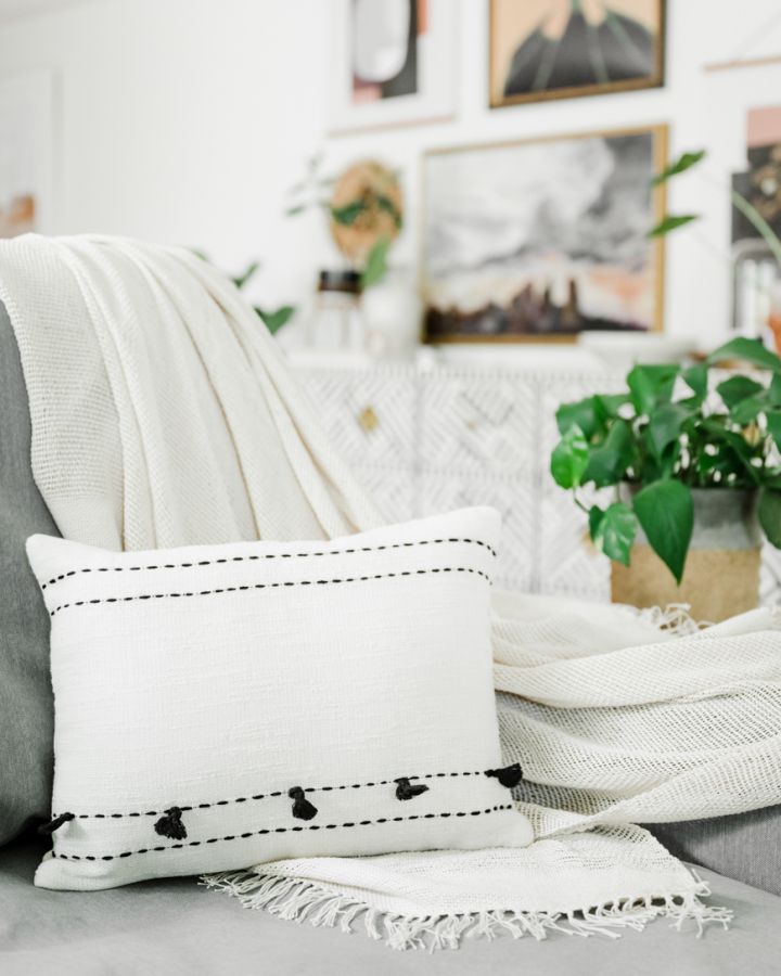 16" Tasseled Throw Pillow Cover