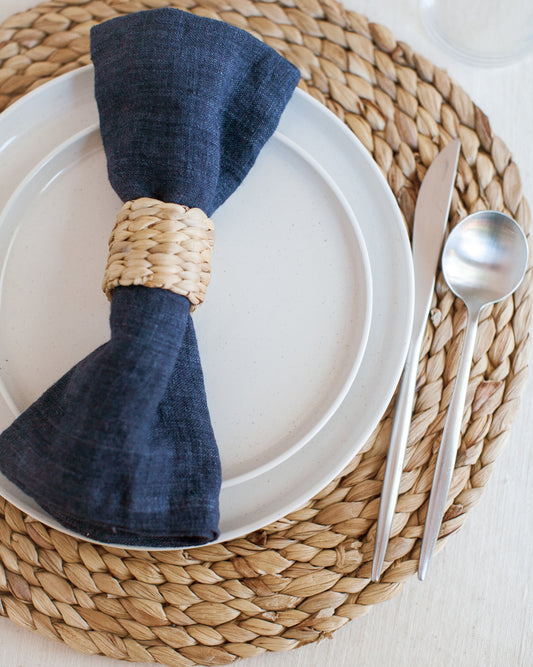 water hyacinth napkin rings, cotton table napkins, water hyacinth charger